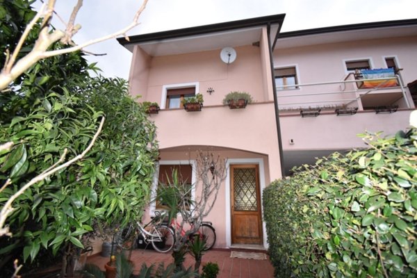 casa indipendente in vendita a Forte dei Marmi