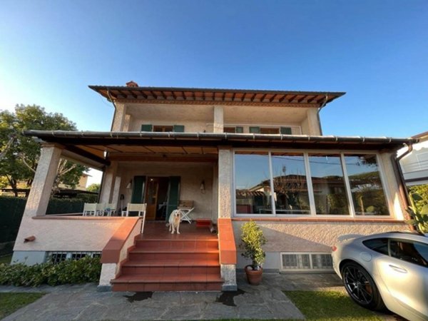 casa indipendente in vendita a Forte dei Marmi