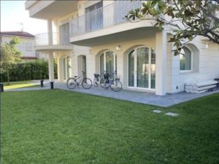 casa indipendente in vendita a Forte dei Marmi