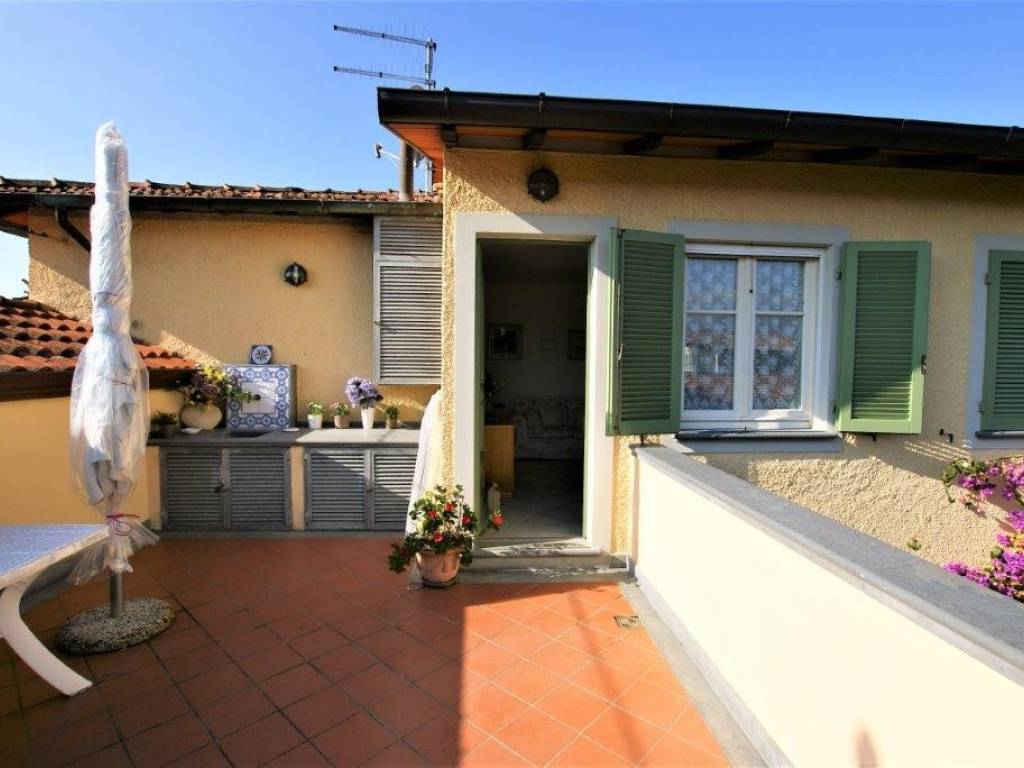 appartamento in vendita a Forte dei Marmi in zona Vittoria Apuana