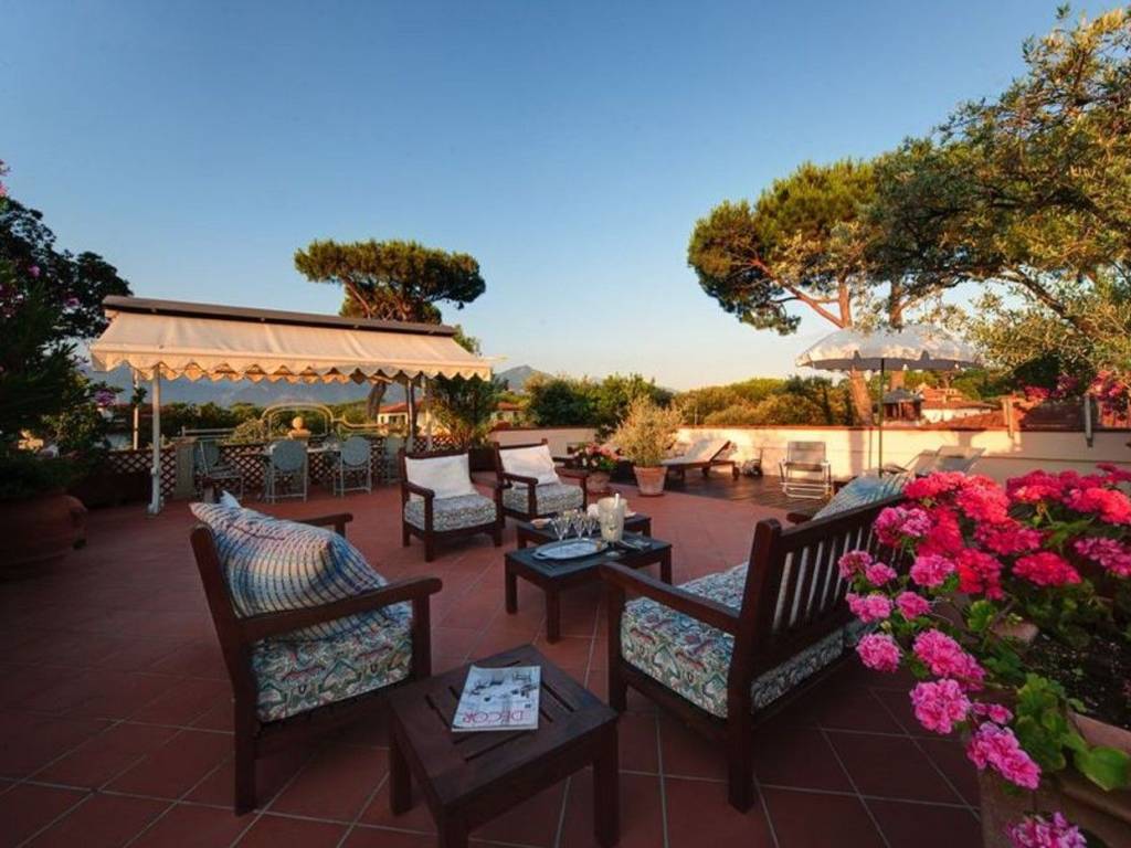 appartamento in vendita a Forte dei Marmi in zona Roma Imperiale