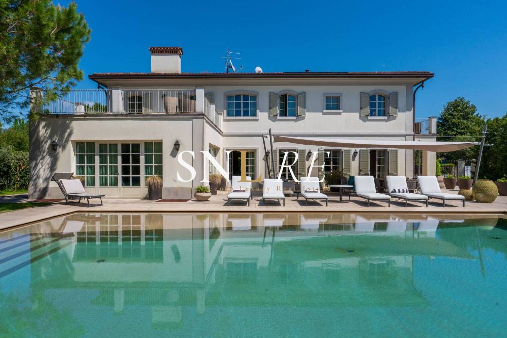 casa indipendente in vendita a Forte dei Marmi in zona Vittoria Apuana