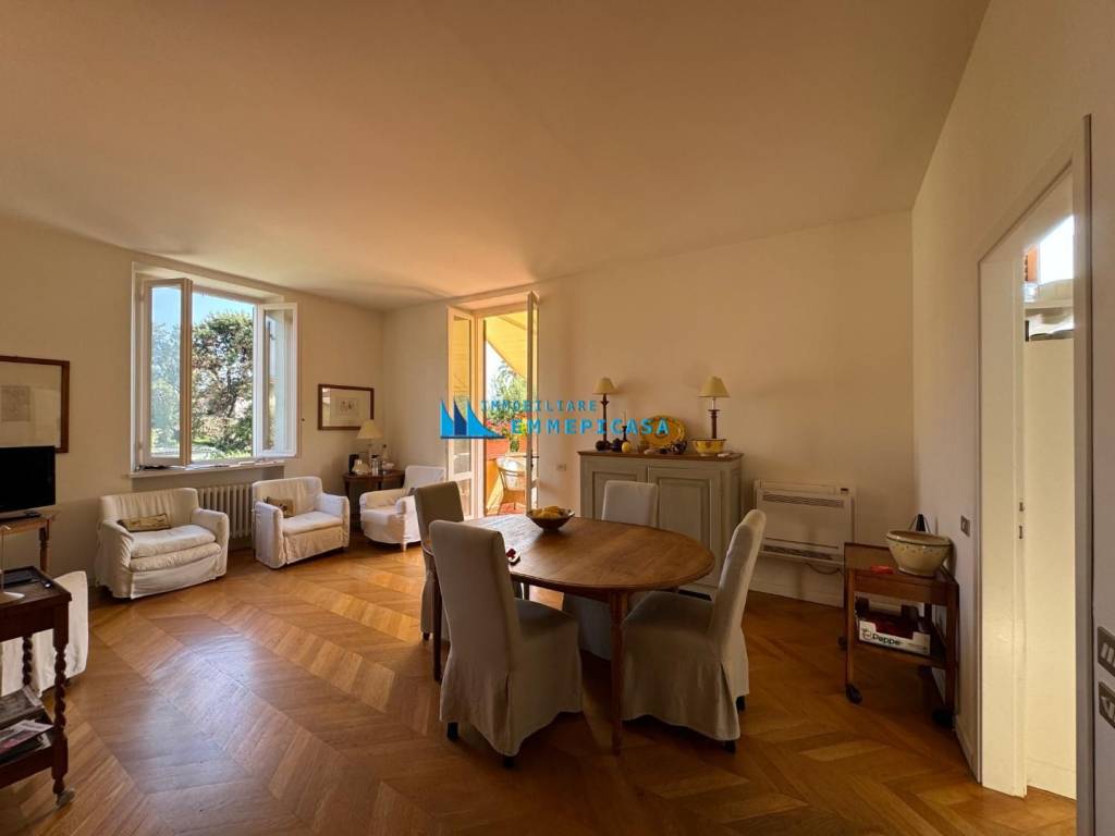 appartamento in vendita a Forte dei Marmi in zona Roma Imperiale