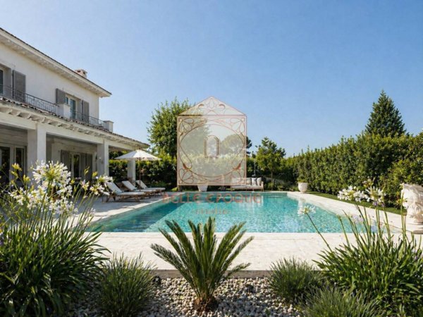 casa indipendente in vendita a Forte dei Marmi