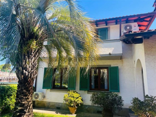 casa indipendente in vendita a Forte dei Marmi