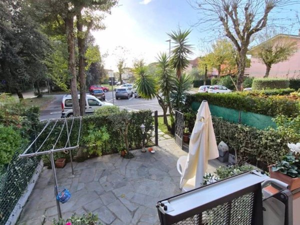 casa indipendente in vendita a Forte dei Marmi in zona Vittoria Apuana