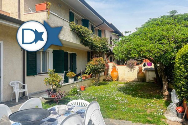 casa indipendente in vendita a Forte dei Marmi