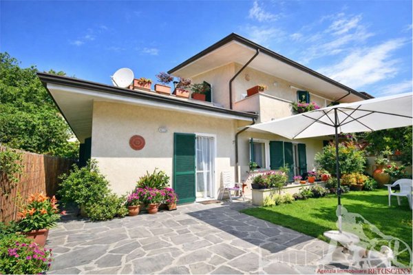 casa indipendente in vendita a Forte dei Marmi