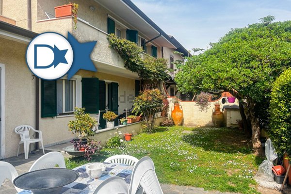casa indipendente in vendita a Forte dei Marmi