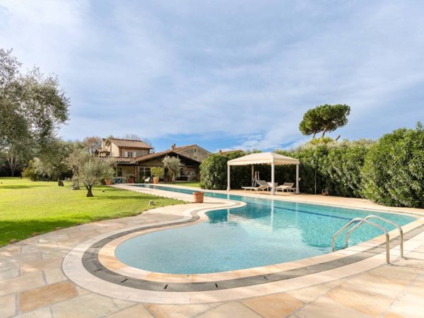 casa indipendente in vendita a Forte dei Marmi