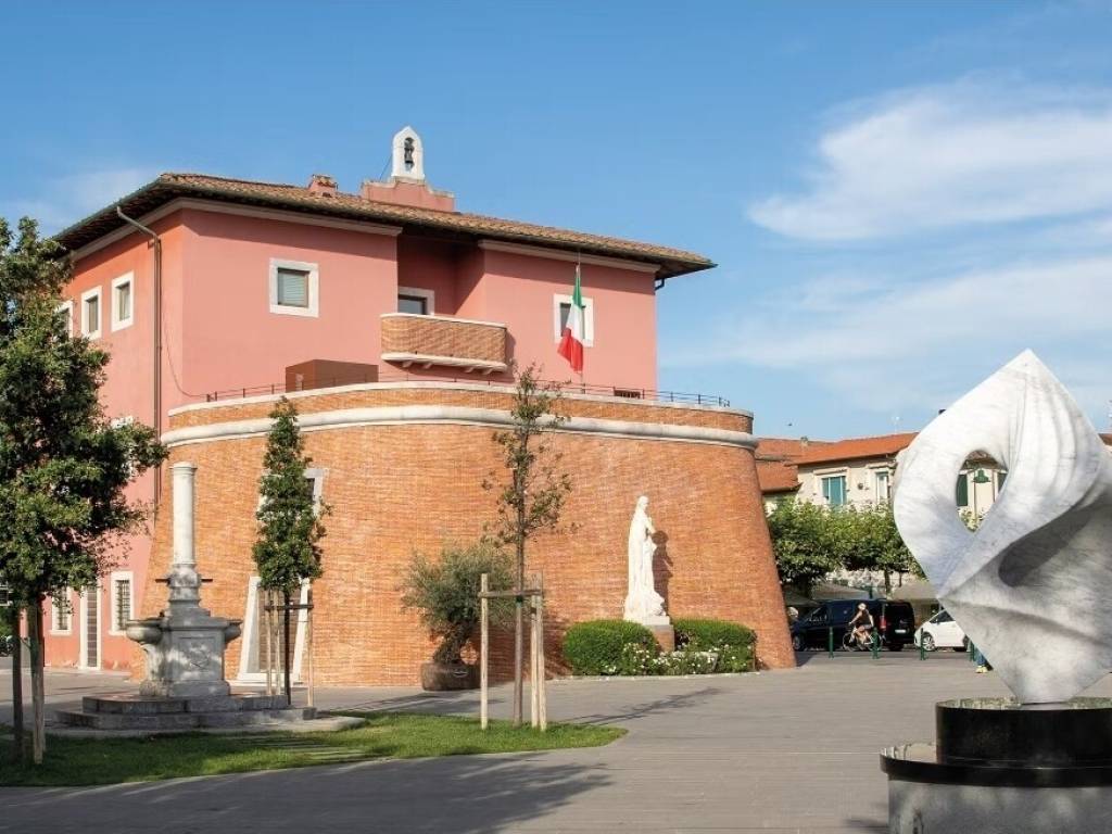 casa indipendente in vendita a Forte dei Marmi in zona Vittoria Apuana