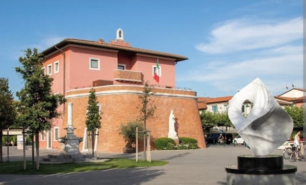 casa indipendente in vendita a Forte dei Marmi in zona Vittoria Apuana
