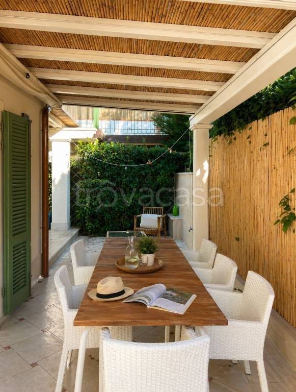 casa indipendente in vendita a Forte dei Marmi in zona Vittoria Apuana