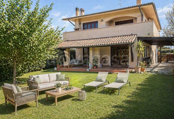 casa indipendente in vendita a Forte dei Marmi