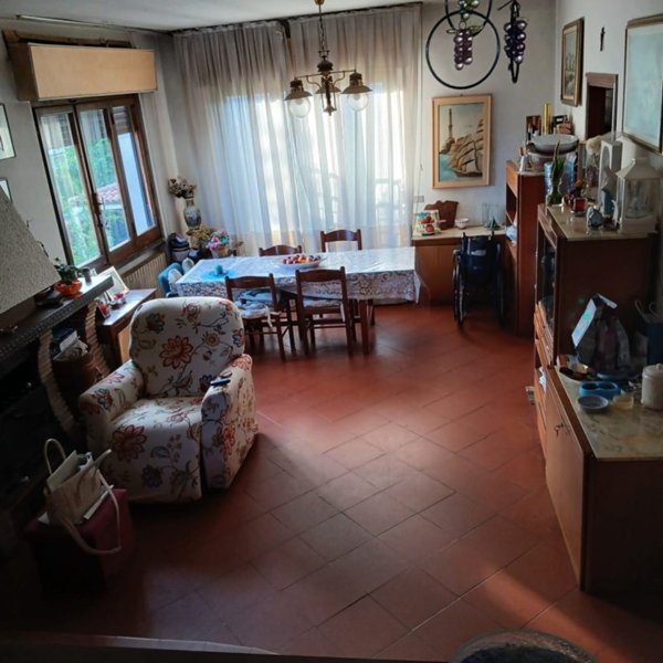 appartamento in vendita a Forte dei Marmi in zona Vittoria Apuana