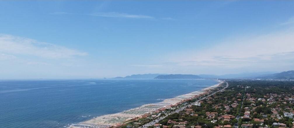 casa indipendente in vendita a Forte dei Marmi in zona Vaiana