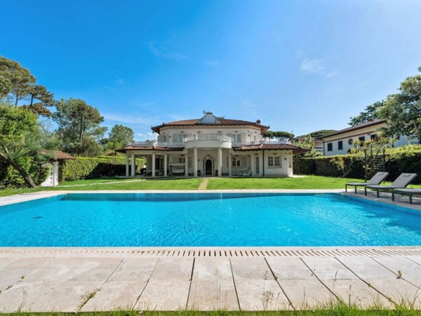 casa indipendente in vendita a Forte dei Marmi
