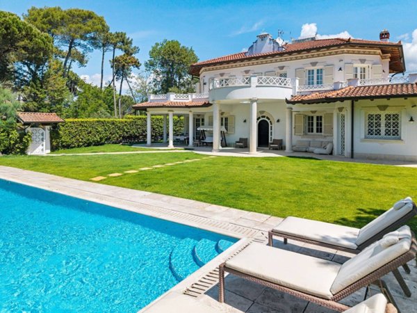 casa indipendente in vendita a Forte dei Marmi