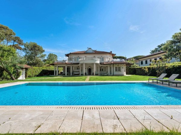 casa indipendente in vendita a Forte dei Marmi
