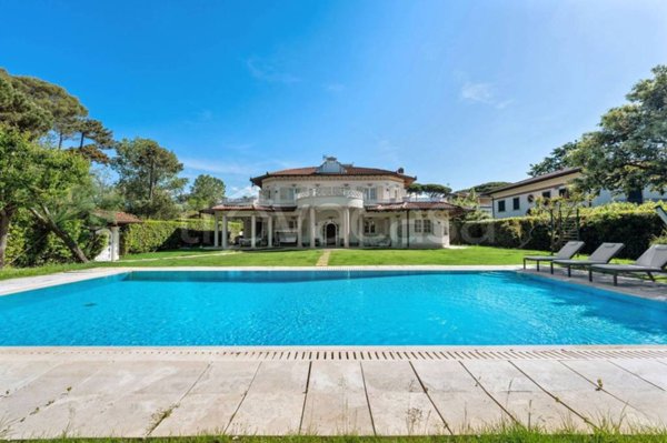 casa indipendente in vendita a Forte dei Marmi