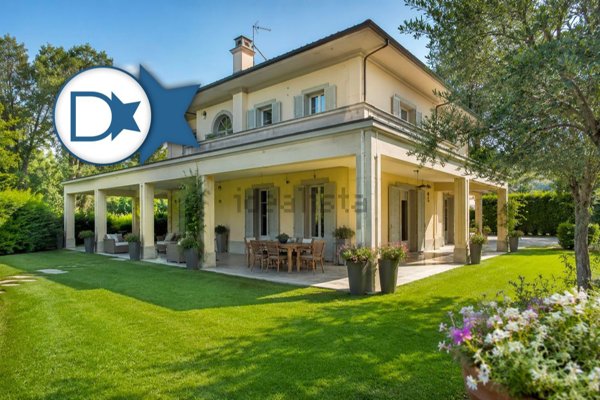 casa indipendente in vendita a Forte dei Marmi in zona Roma Imperiale