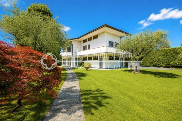 casa indipendente in vendita a Forte dei Marmi