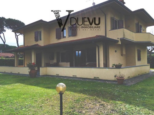 casa indipendente in vendita a Forte dei Marmi