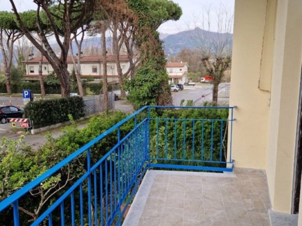 appartamento in vendita a Forte dei Marmi in zona Vittoria Apuana