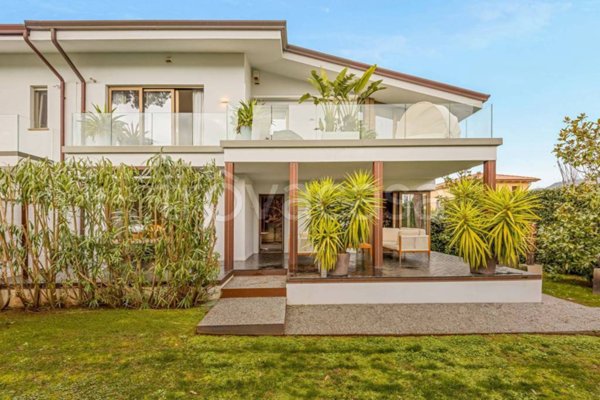 casa indipendente in vendita a Forte dei Marmi