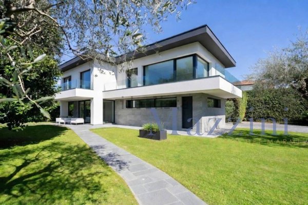 casa indipendente in vendita a Forte dei Marmi