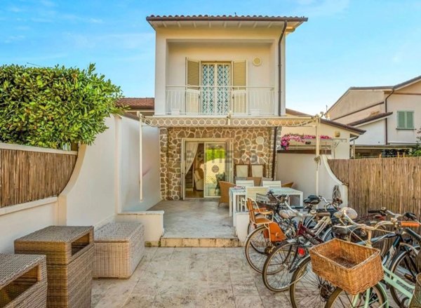 casa indipendente in vendita a Forte dei Marmi