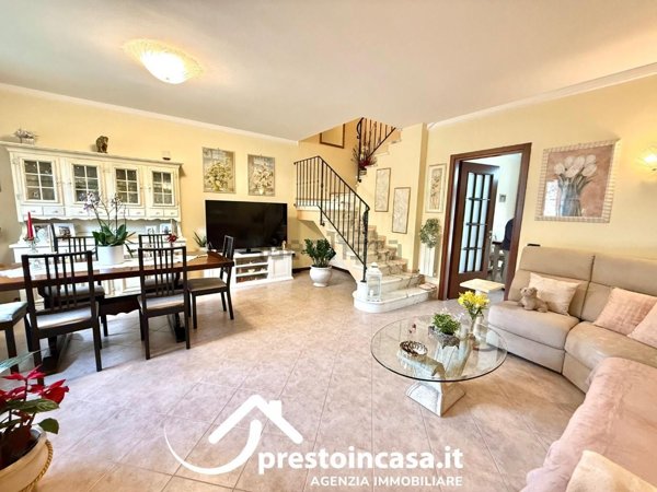 casa indipendente in vendita a Forte dei Marmi in zona Vittoria Apuana