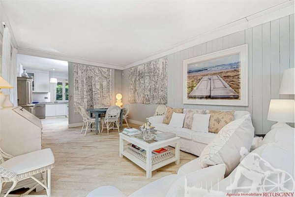appartamento in vendita a Forte dei Marmi in zona Roma Imperiale