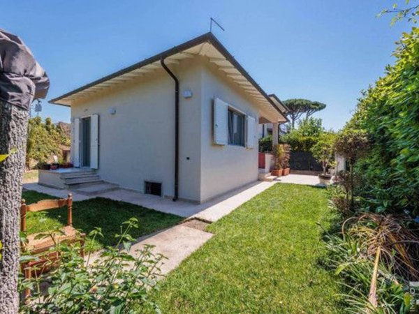 casa indipendente in vendita a Forte dei Marmi