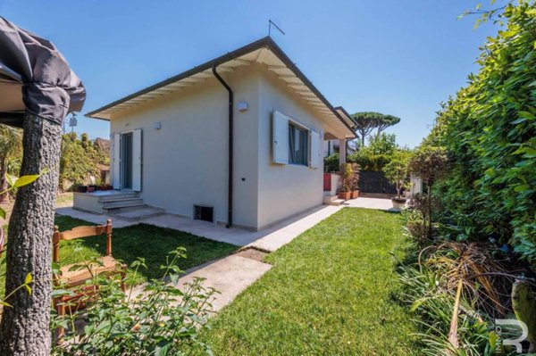 casa indipendente in vendita a Forte dei Marmi