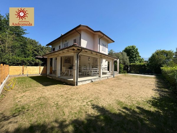 casa indipendente in vendita a Forte dei Marmi