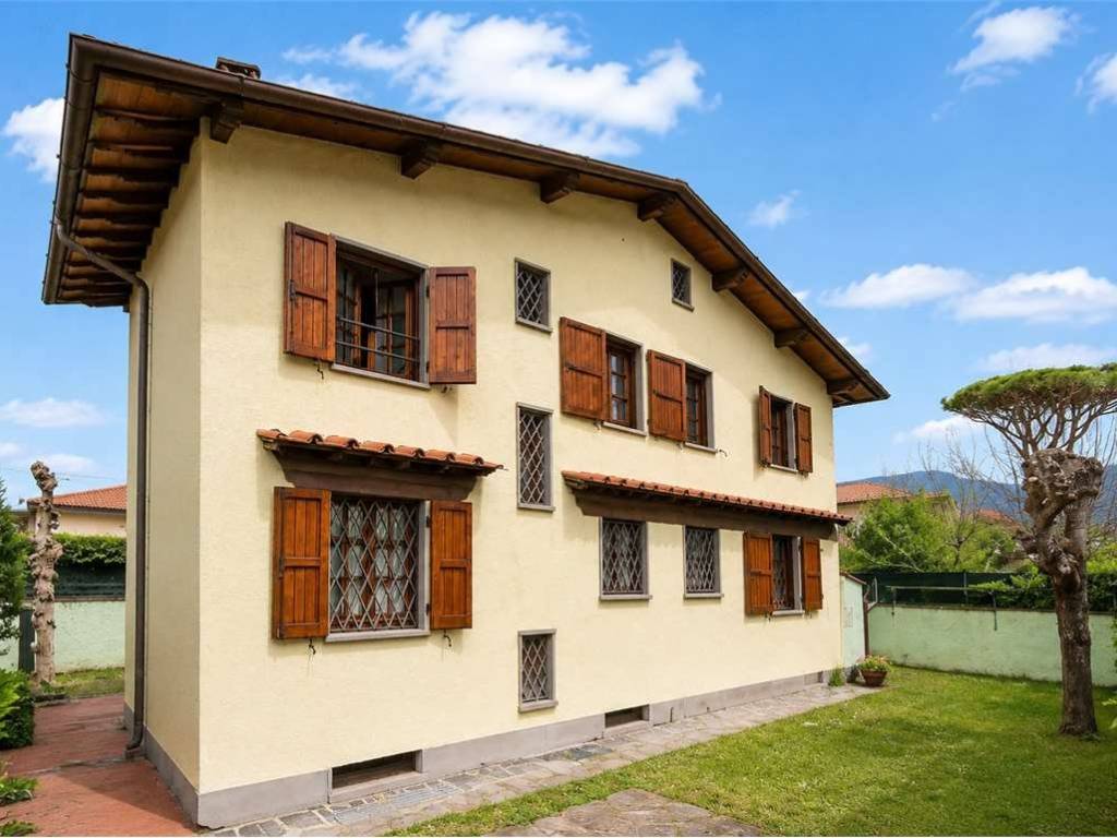 casa indipendente in vendita a Forte dei Marmi