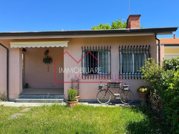 casa indipendente in vendita a Forte dei Marmi in zona Vittoria Apuana