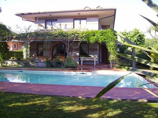 casa indipendente in vendita a Forte dei Marmi