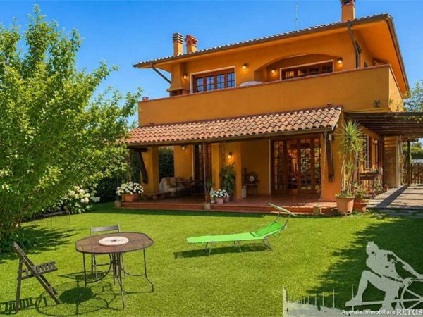 casa indipendente in vendita a Forte dei Marmi