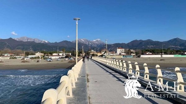 negozio in vendita a Forte dei Marmi