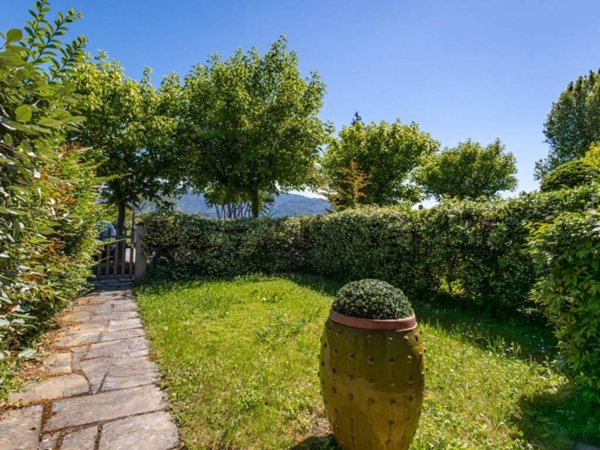 casa indipendente in vendita a Forte dei Marmi in zona Roma Imperiale