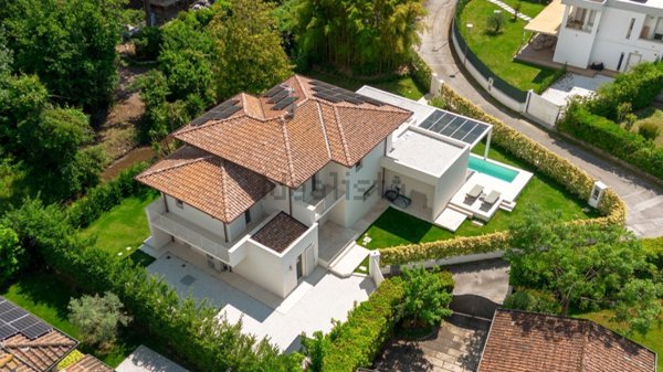 casa indipendente in vendita a Forte dei Marmi