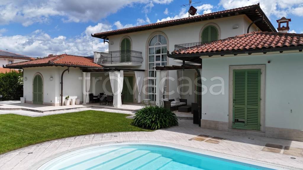 casa indipendente in vendita a Forte dei Marmi