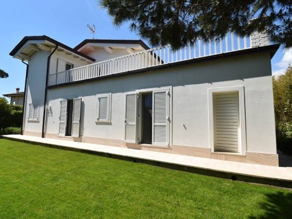 casa indipendente in vendita a Forte dei Marmi