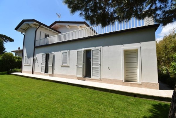 casa indipendente in vendita a Forte dei Marmi in zona Vittoria Apuana