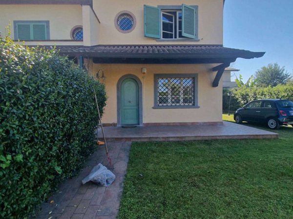 casa indipendente in vendita a Forte dei Marmi