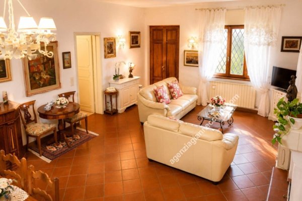 casa indipendente in vendita a Forte dei Marmi