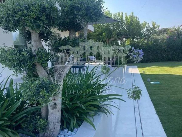 casa indipendente in vendita a Forte dei Marmi in zona Vittoria Apuana