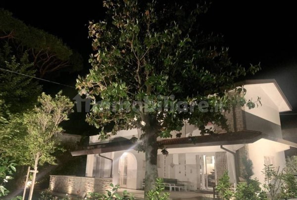 casa indipendente in vendita a Forte dei Marmi